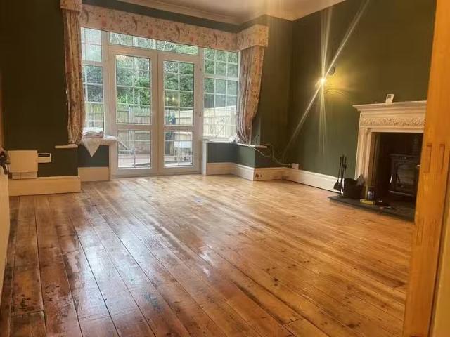 Apartment for rent in Branksome Chine, Branksome Park