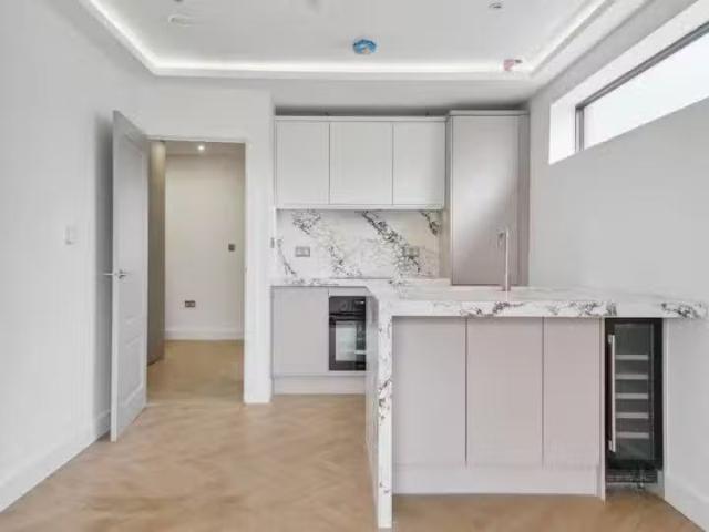 Apartment for rent in London Borough of Croydon, Sanderstead