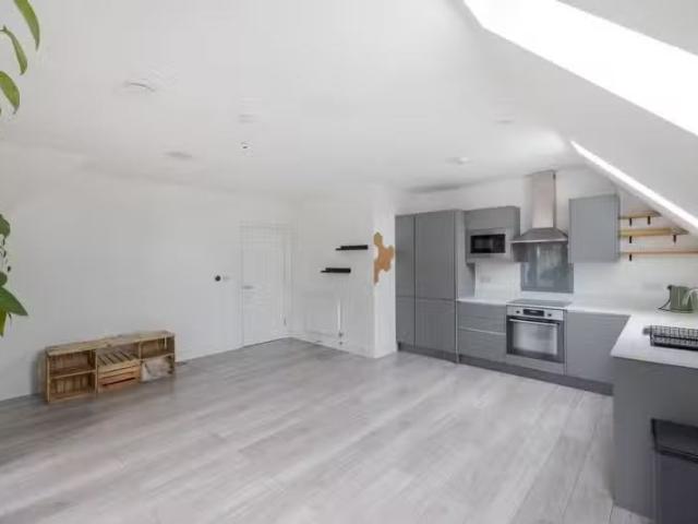 House for rent in Red Hill, Surrey