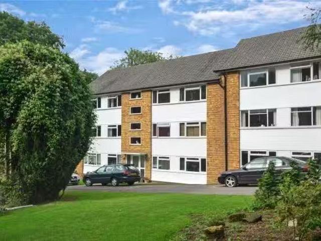House for rent in Caterham Valley, Hillview
