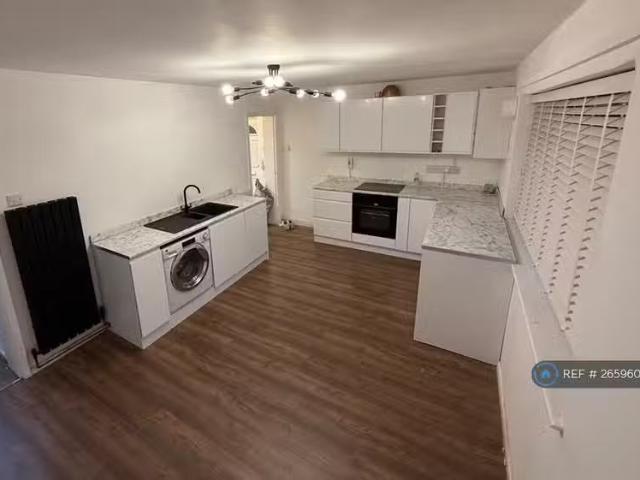 House for rent in Gun Hill, Warwickshire