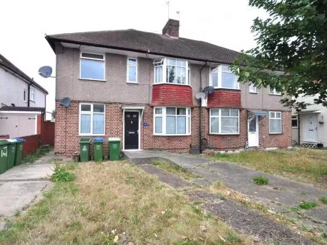 House for rent in Kingsbury, Greater London