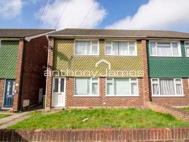 House for rent in Blackfen, Greater London