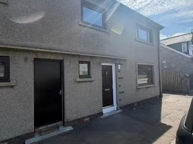 House for rent in Helensfield, Scotland
