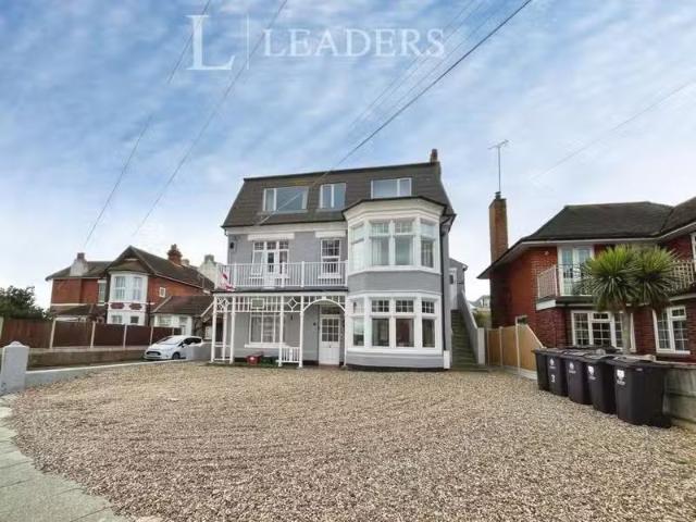 House for rent in Holland-on-Sea, Dale Hill