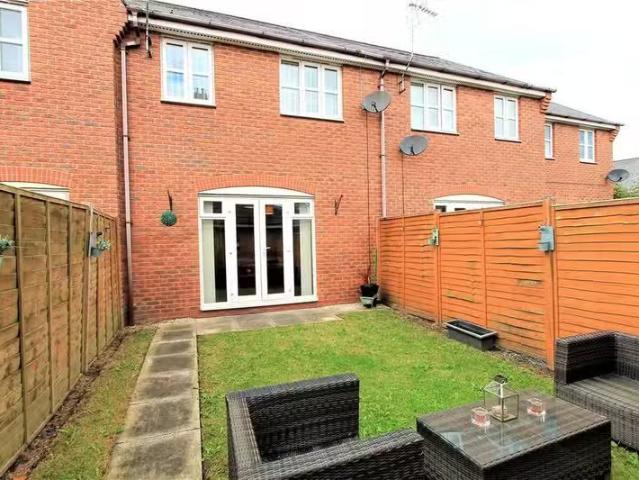 House for rent in First Street, Manchester
