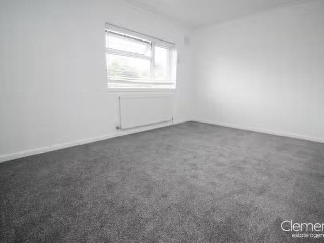 House for rent in Pouchen End, Hertfordshire