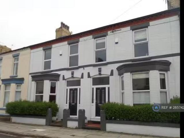 House for rent in Calderstones