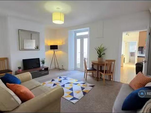 House for rent in Kingswood