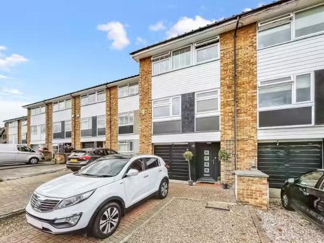 House for rent in Petts Wood, Greater London
