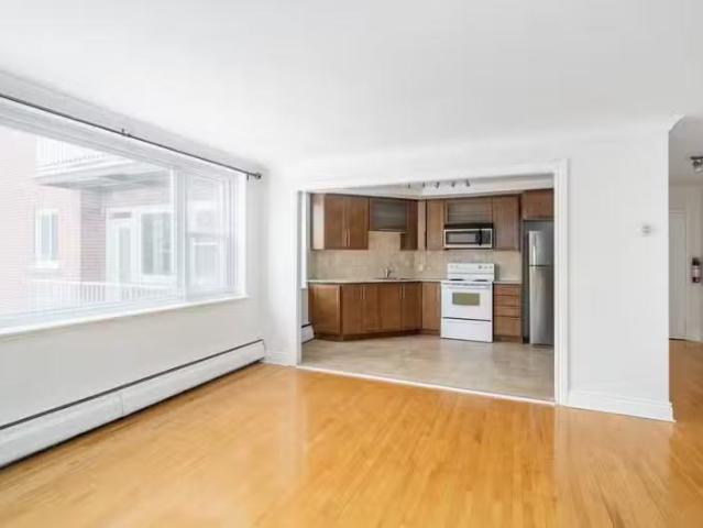Condo for rent in St. Leonard's, Quebec
