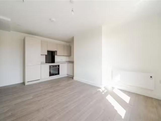 Apartment for rent in Fole, Surrey