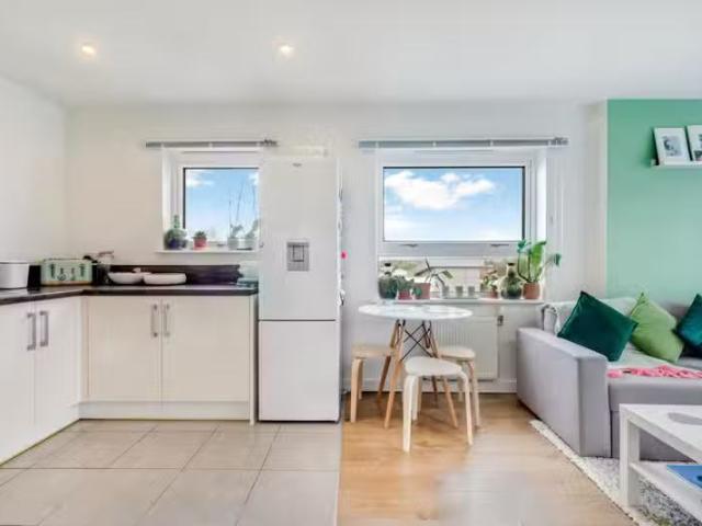 Apartment for rent in London Borough of Merton, Greater London