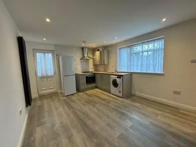 House for rent in Myton Park, Green Close