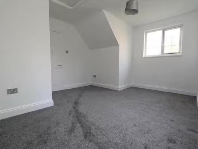 House for rent in Navestock Side, Essex