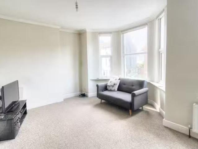 House for rent in Roselands, Eastbourne