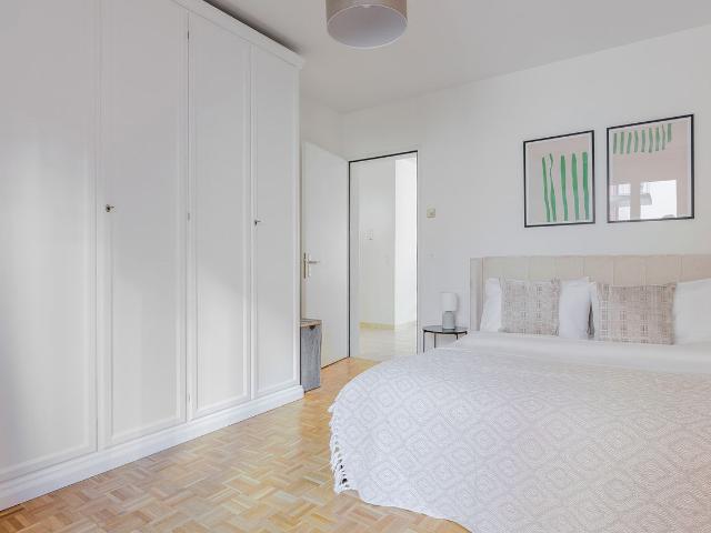 Apartment mieten in Einigen, Zürich