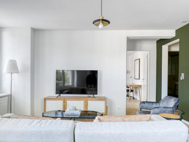 Apartment mieten in Einigen, Zürich