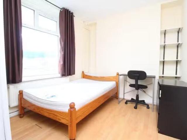 House for rent in Brook Street, Bourne Vale