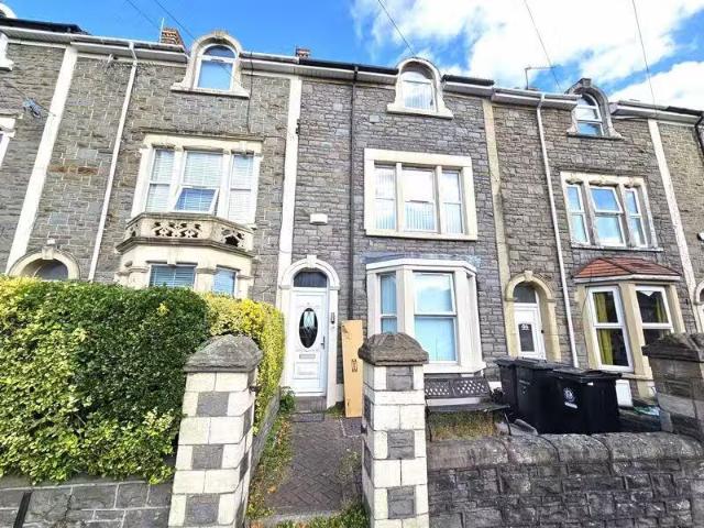 House for rent in Kingswood, School House