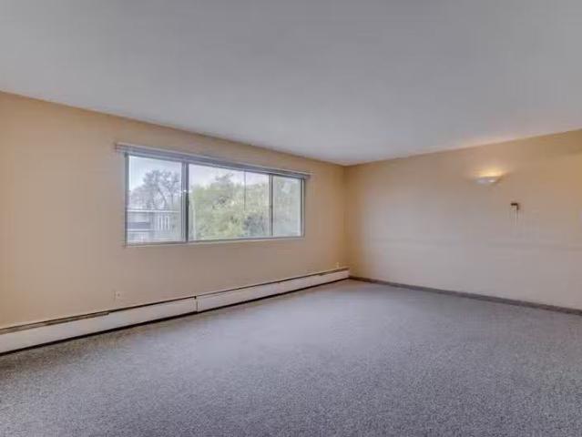 Condo for rent in Wedgewood, Alberta