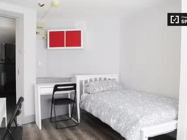 House to rent in Bluebell, North Tipperary