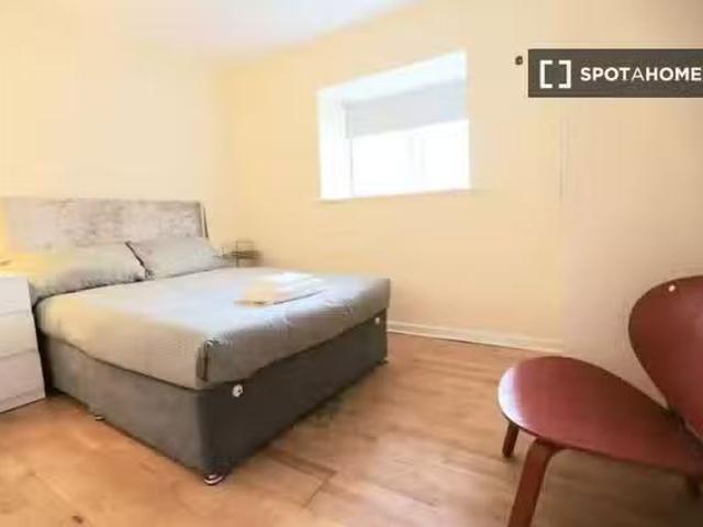 Apartment to rent in Bluebell, North Tipperary
