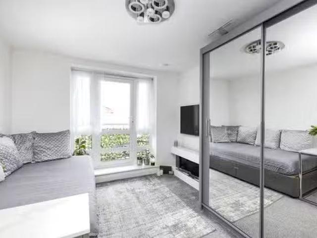 Apartment for rent in Hillside, Leith
