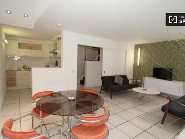 Apartment to rent in Bluebell, North Tipperary