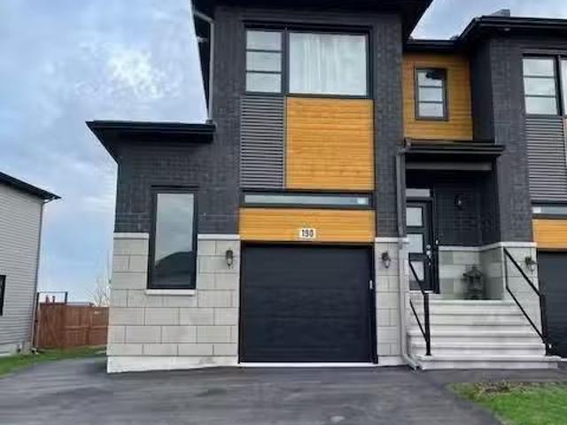 Condo for rent in Russell, Ontario