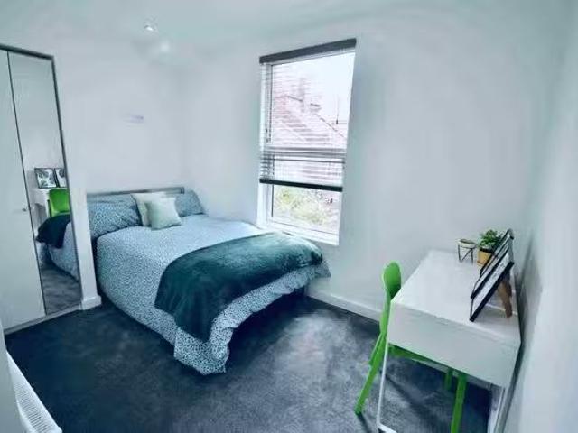 Apartment for rent in Kensington, Calderstones