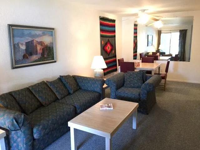 Room for rent in Palm Springs, California