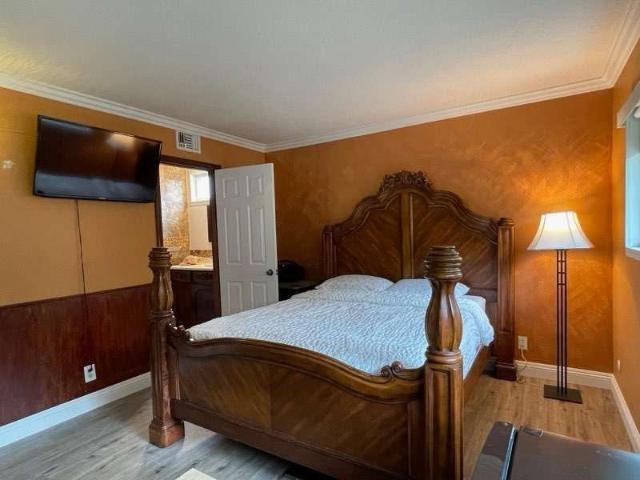 Room for rent in Anaheim, California