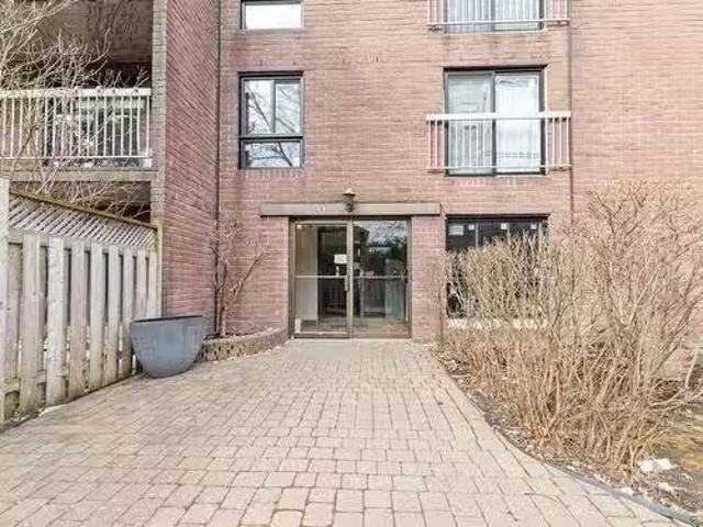 Apartment for rent in Beaconsfield, Quebec