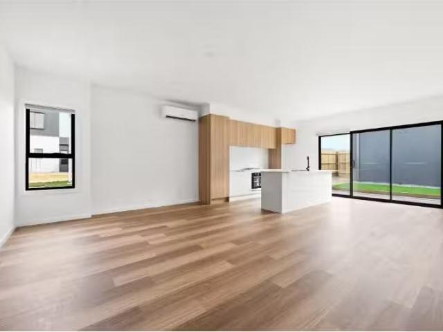 Condo for rent in Camerons Creek, Victoria