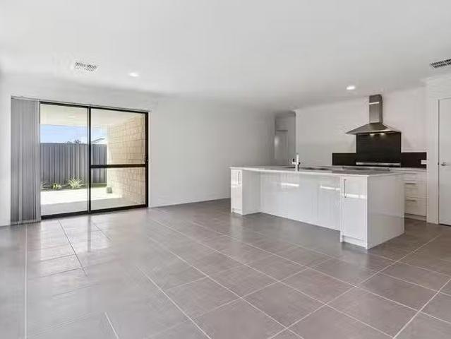 House for rent in Champion Lakes, Western Australia