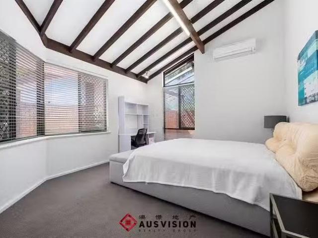House for rent in Wilson, Western Australia