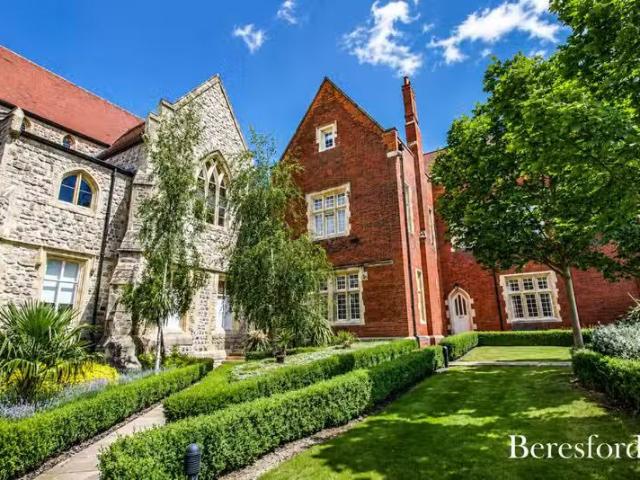Apartment for rent in Navestock Side