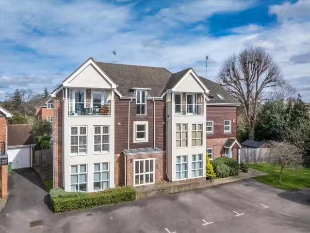 House for rent in Cobham, Elmbridge