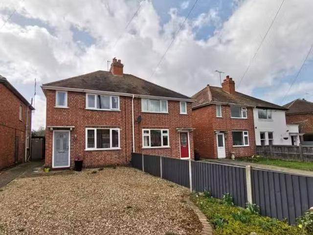 House for rent in Green Close, Warwickshire