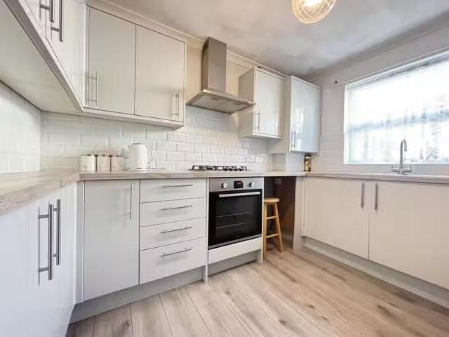 House for rent in Swanscombe and Greenhithe, Monks Orchard