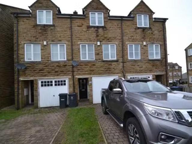 House for rent in Westwood Park, West Yorkshire