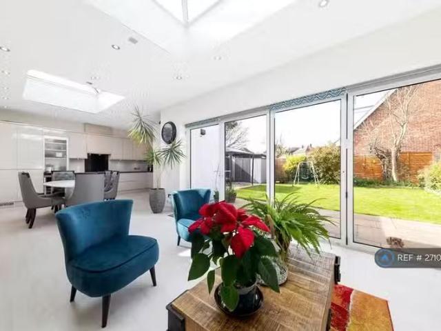 House for rent in Albany Park, Greater London