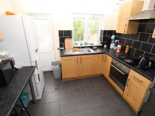 House for rent in Pontypridd, Wales