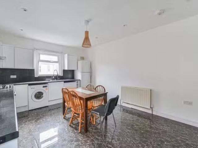 House for rent in London Borough of Merton, Mitcham