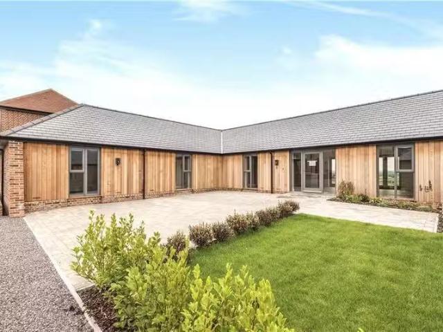 House for rent in Burgh St Peter, Norfolk