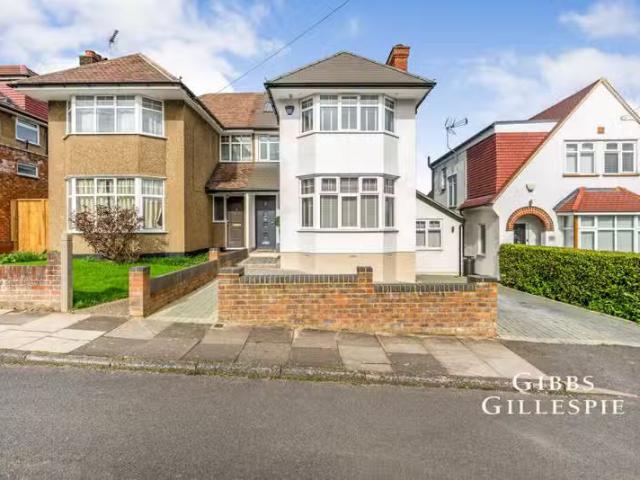 House for rent in Hatch End, Greater London