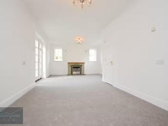 House for rent in Ingatestone and Fryerning, Navestock Side