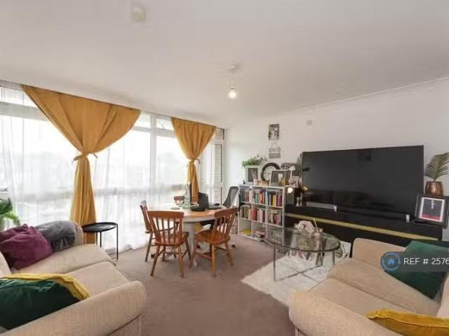 House for rent in Navestock Side, Essex