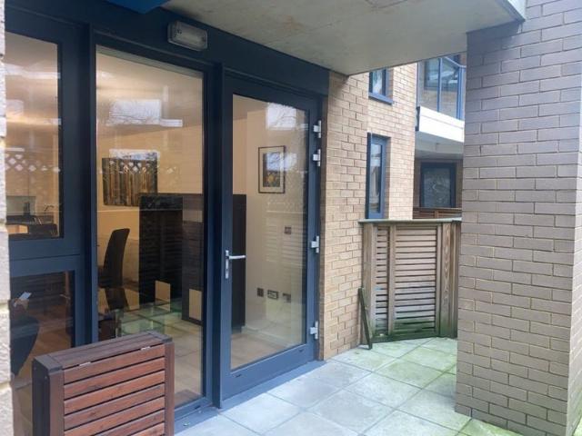 Apartment for rent in Parkside SE10, Greater London